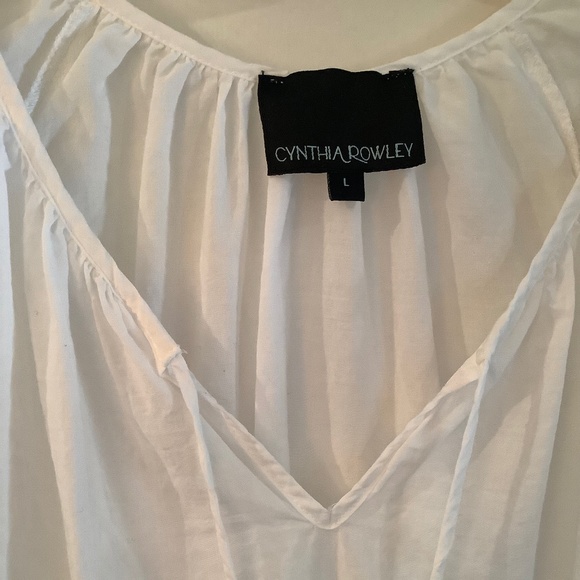 Cute eyelet summer top! - Picture 3 of 5